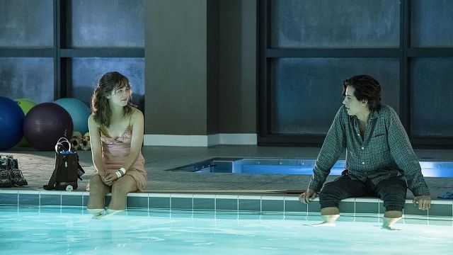 Haley Lu Richardson ve Cole Sprouse’lu “Five Feet Apart”tan Yeni Fragman! haber görseli