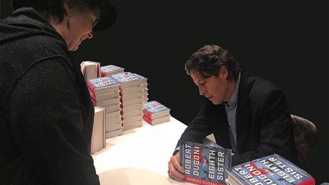 Çok Satan Casus Romanı "The Eighth Sister" Dizi Oluyor! haber görseli