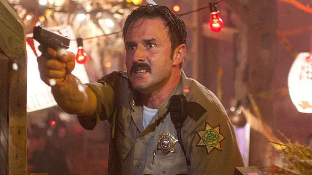 David Arquette, Yeni "Scream" Filmiyle Şerif Dewey Riley Rolüne Geri Dönüyor! haber görseli
