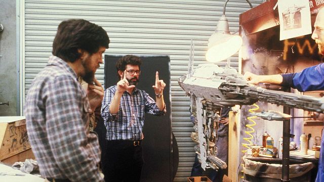 George Lucas, "Star Wars"un Sonunu Film Vizyona Girdikten Sonra Değiştirmiş! haber görseli