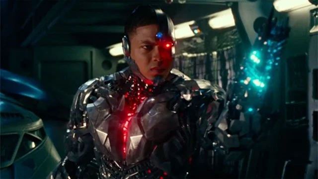 Ray Fisher, Cyborg'un The Flash'ten Çıkarılmasıyla İlgili Konuştu
