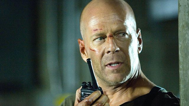Afazi Teşhisi Konulan Bruce Willis Oyunculuğu Bırakıyor haber görseli