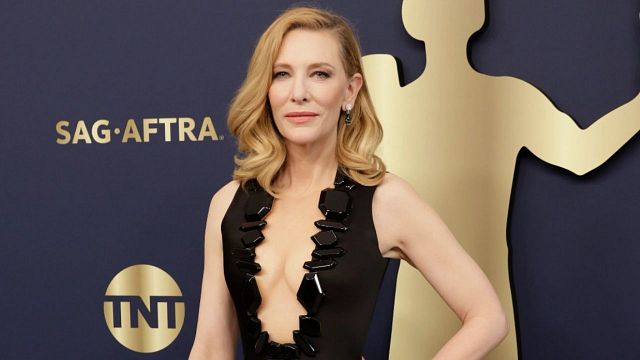 Cate Blanchett, Elon Musk'ın Twitter'ı Satın Almasını "Çok Tehlikeli" Buluyor haber görseli