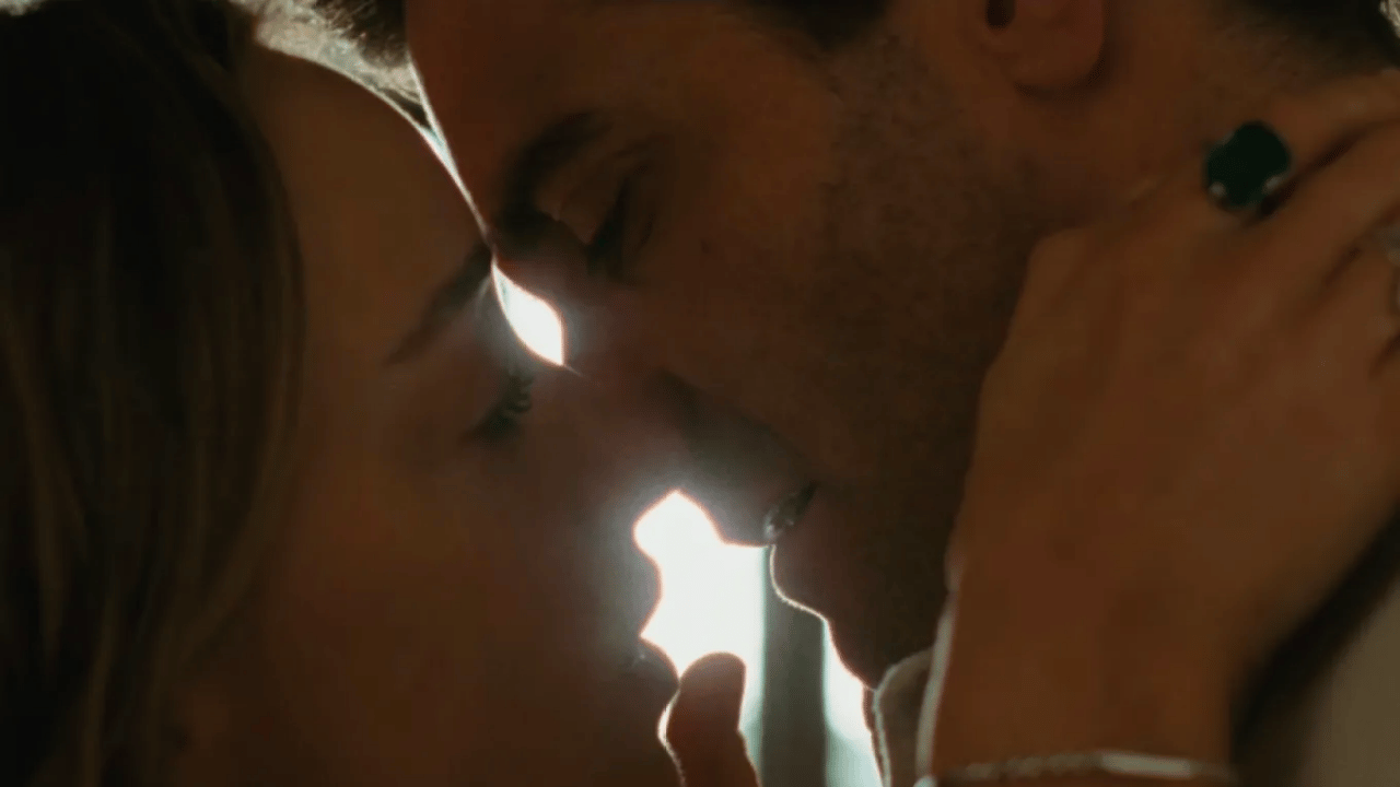 Jake Gyllenhaal ve Phoebe Dynevor Başrollü M. Night Shyamalan Filmi "Remain"den Fragman Geldi