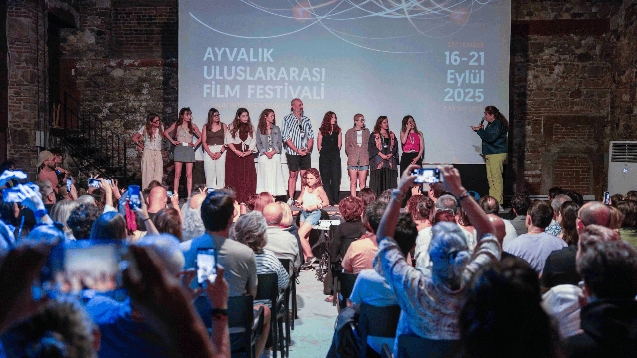 Ayvalık'ta Kısa Film Rüzgarı: Ayvalık Uluslararası Film Festivali ve Akbank Sanat Güçlerini Birleştirdi!