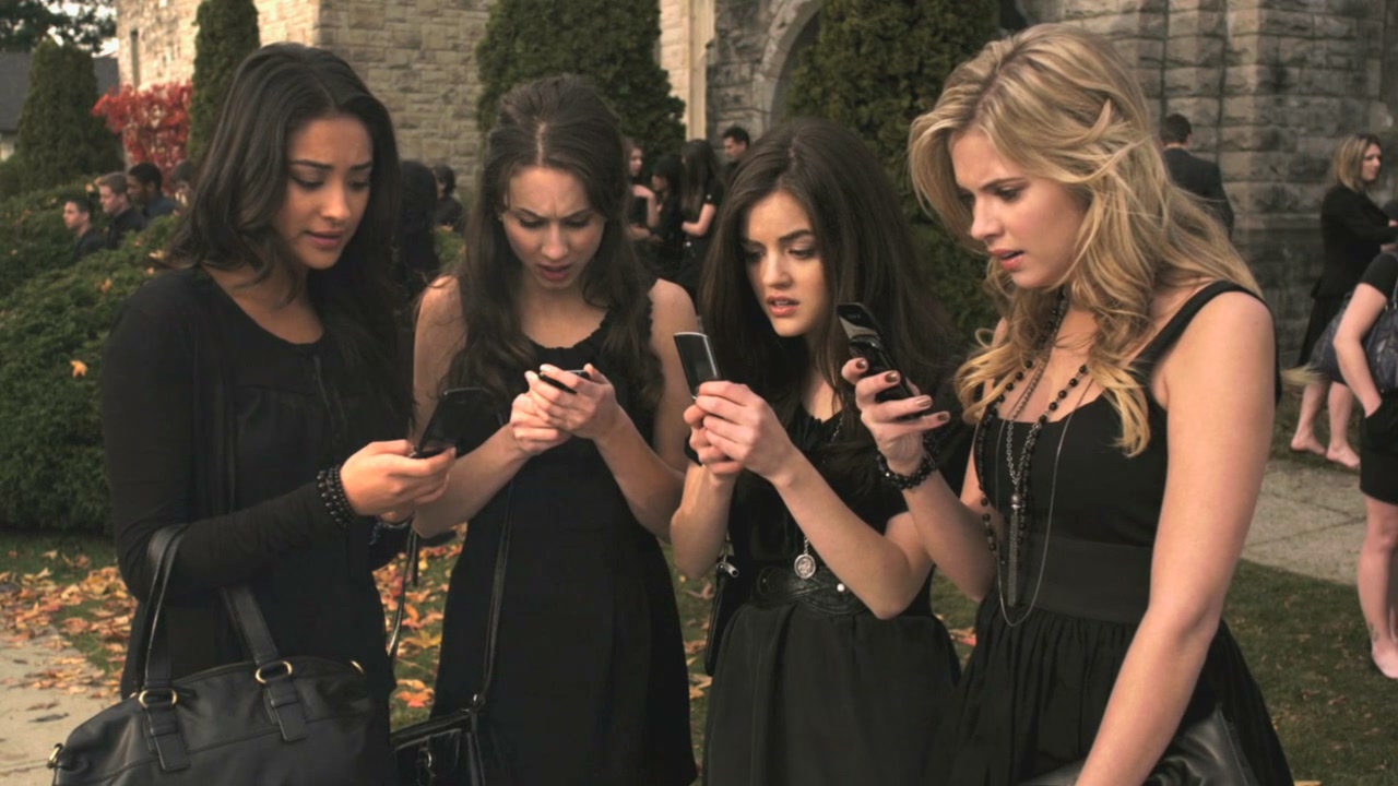 pretty little liars a