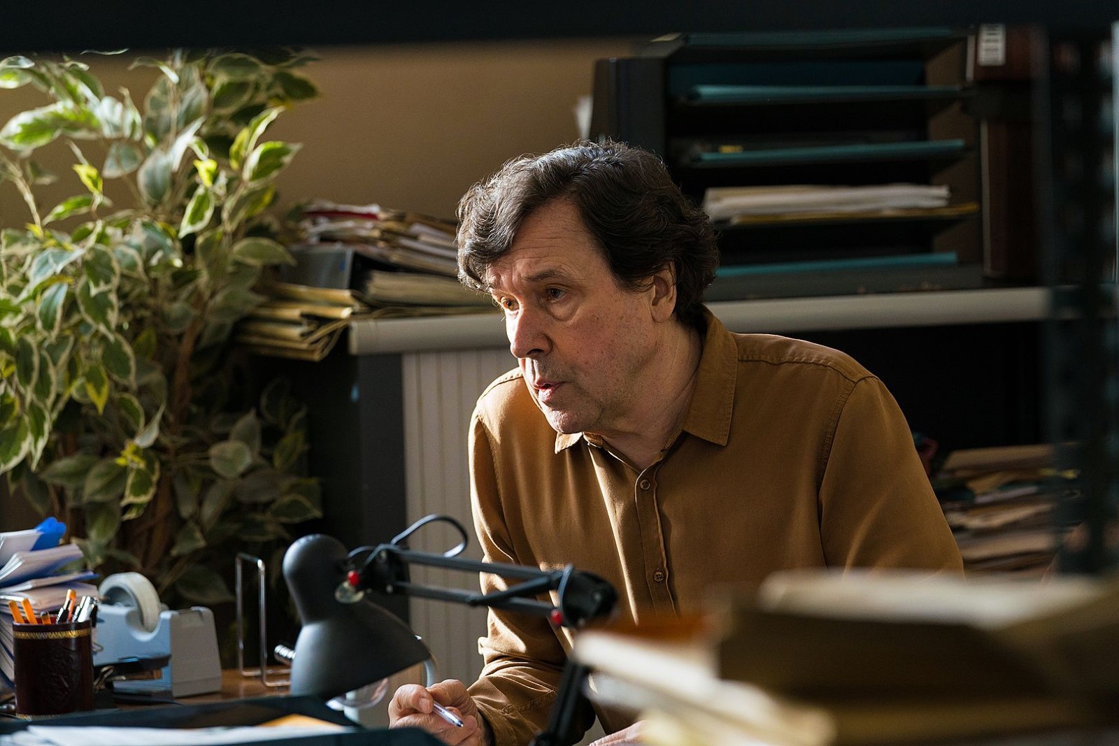 В объятиях лжи 2018. Стивен Ри. Стивен Ри фильмы. Stephen Rea nothing personal. Stephen Rea лицо.