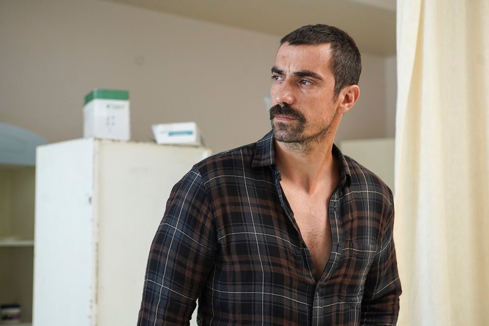 Doğduğun Ev Kaderindir Fotograf isimlerini içeren 130 fotoğraftan 63