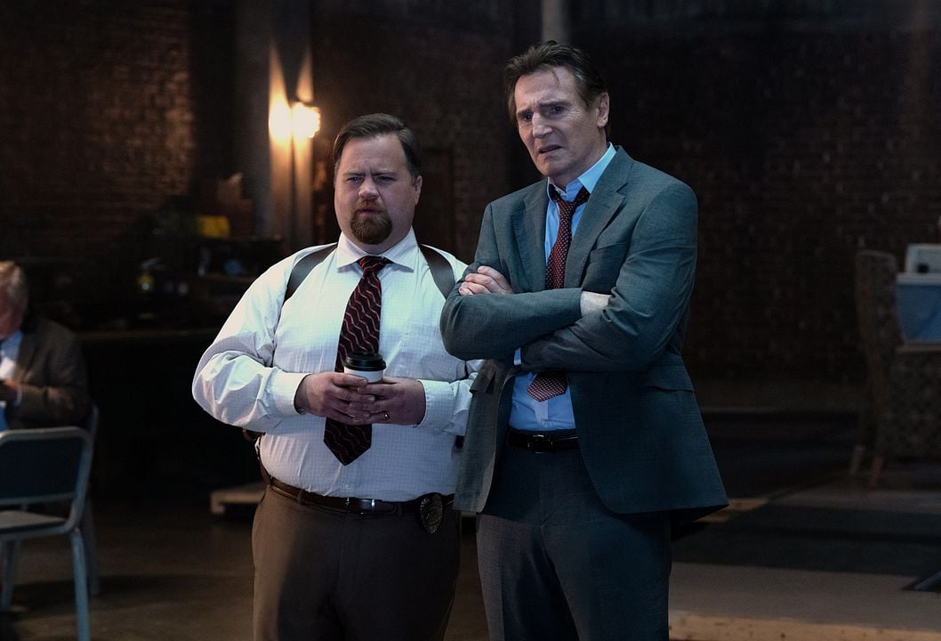 Çıplak Silah : Fotoğraf Liam Neeson, Paul Walter Hauser