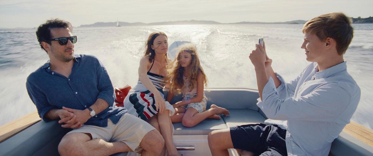 Leziz : Fotoğraf Valerie Pachner, Fahri Yardım, Caspar Hoffmann, Naila Schuberth