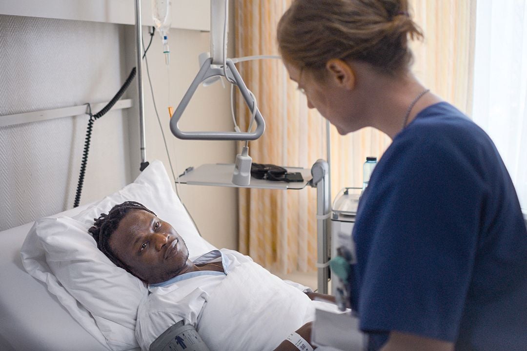 Gece Vardiyası : Fotoğraf Urabain Guigumemdé, Leonie Benesch