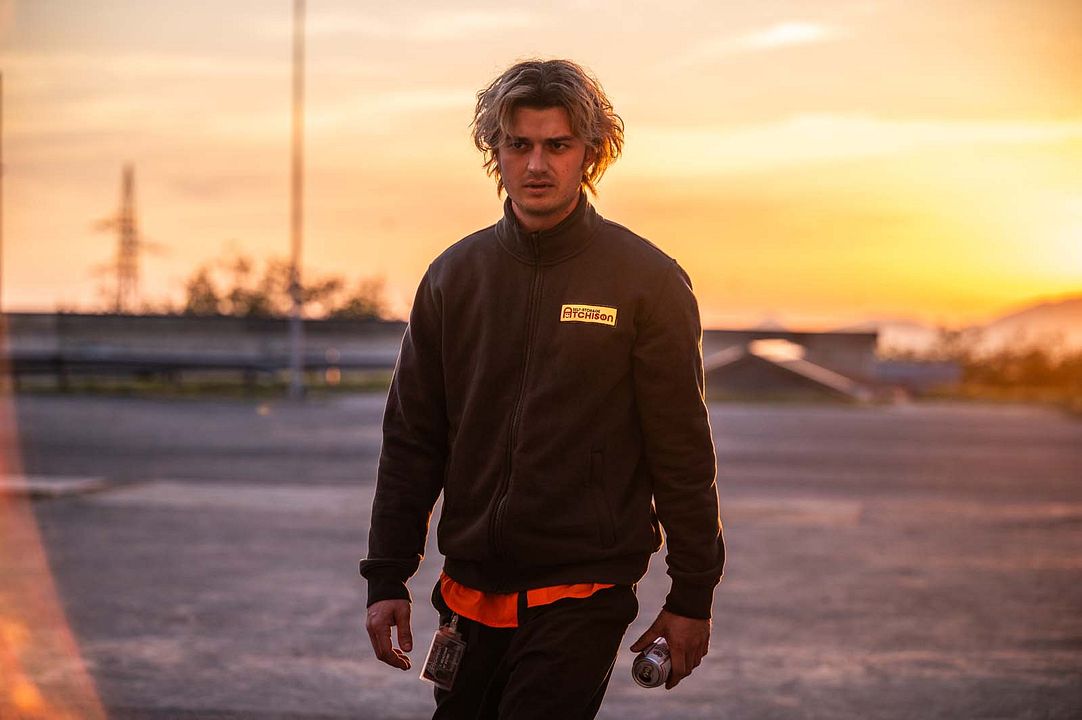 Dikkat: Kıyamet! : Fotoğraf Joe Keery