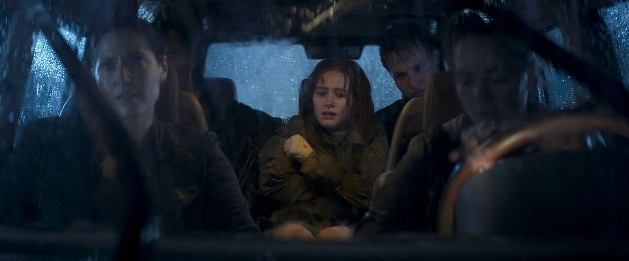 Ziyaretçiler: Bölüm 2 : Fotoğraf Madelaine Petsch