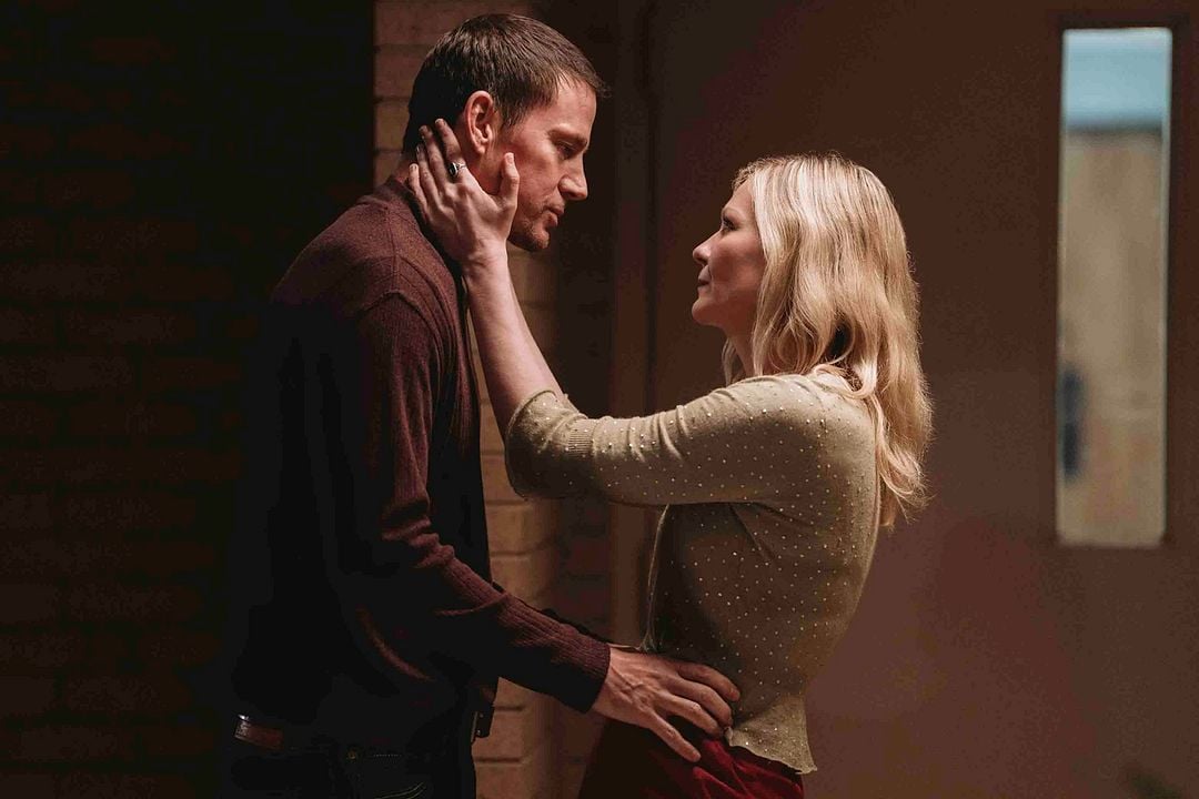 Çatıda Biri Var : Fotoğraf Kirsten Dunst, Channing Tatum