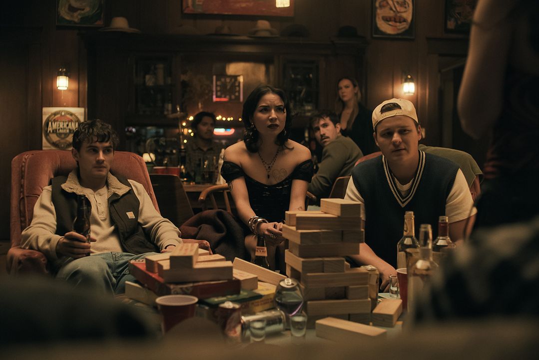 Saplantı : Fotoğraf Cooper Tomlinson, Megan Lawless, Michael Johnston (II)