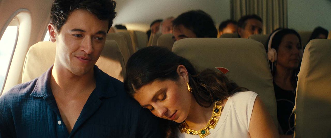 Tatilde Tanıştığımız İnsanlar : Fotoğraf Emily Bader, Tom Blyth