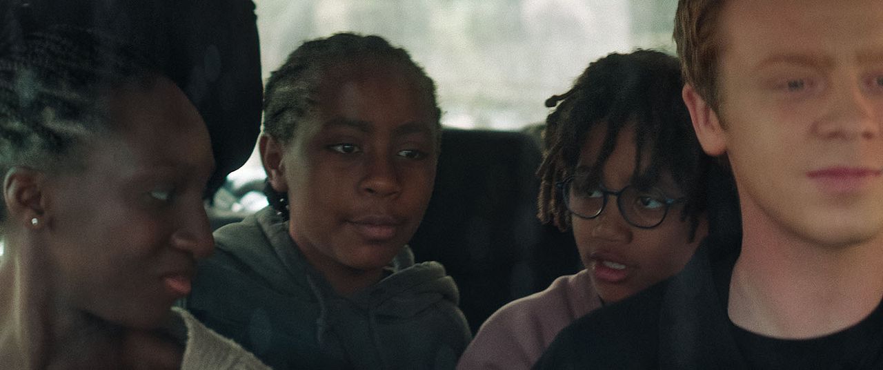 Six jours, ce printemps-là : Fotoğraf Jules Waringo, Leonis Pinero Müller, Teoudor Pinero Müller, Eye Haïdara