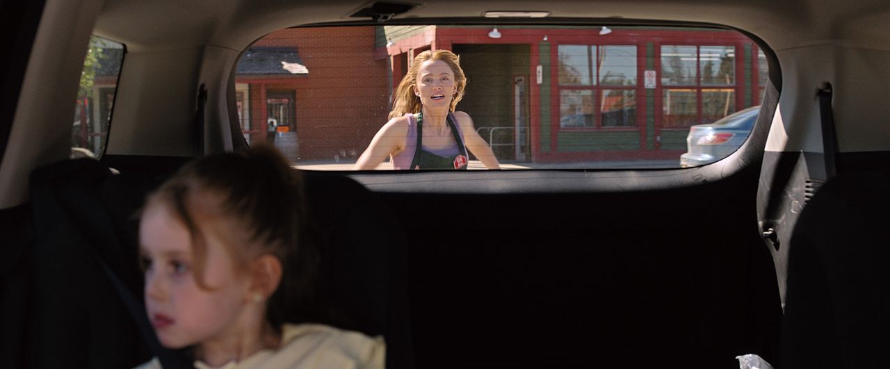 Senden Geriye Kalan : Fotoğraf Maika Monroe