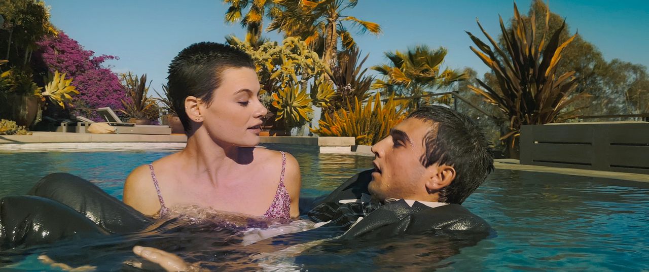 June ve John : Fotoğraf Matilda Price, Luke Stanton Eddy