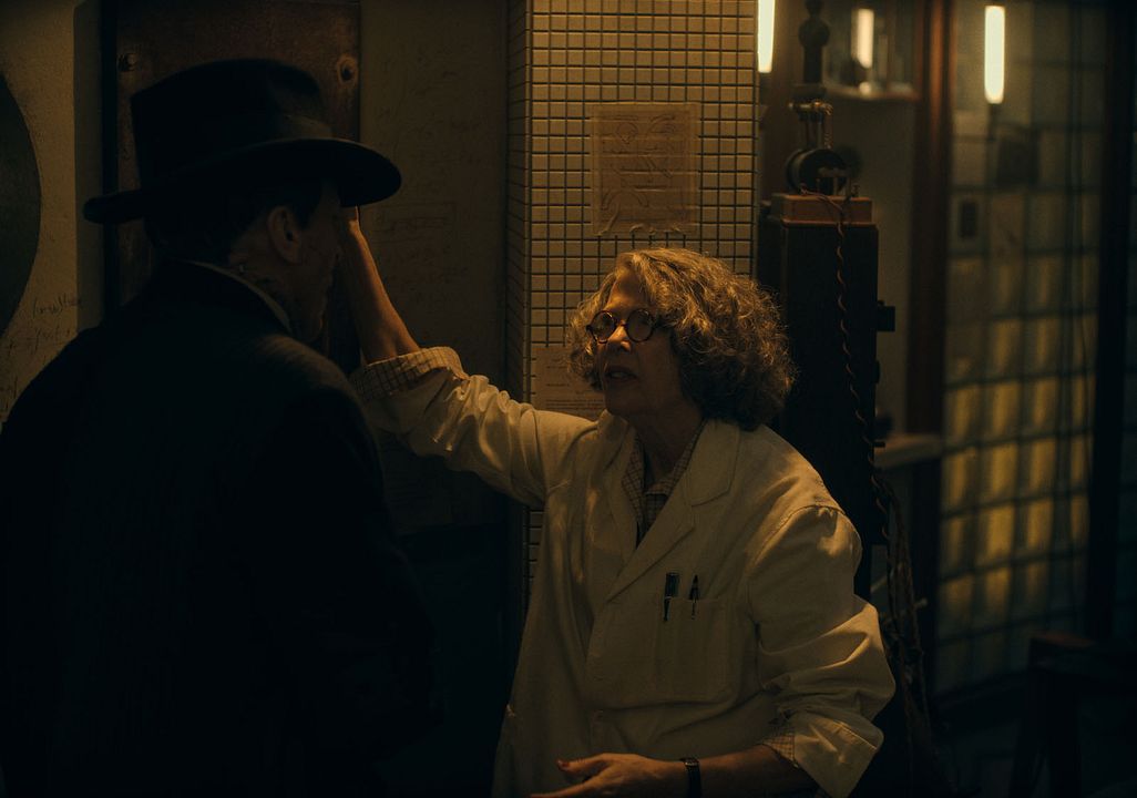 Gelin! : Fotoğraf Annette Bening, Jessie Buckley