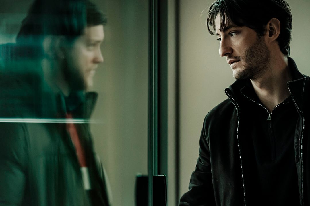 Gourou : Fotoğraf Pierre Niney, Anthony Bajon