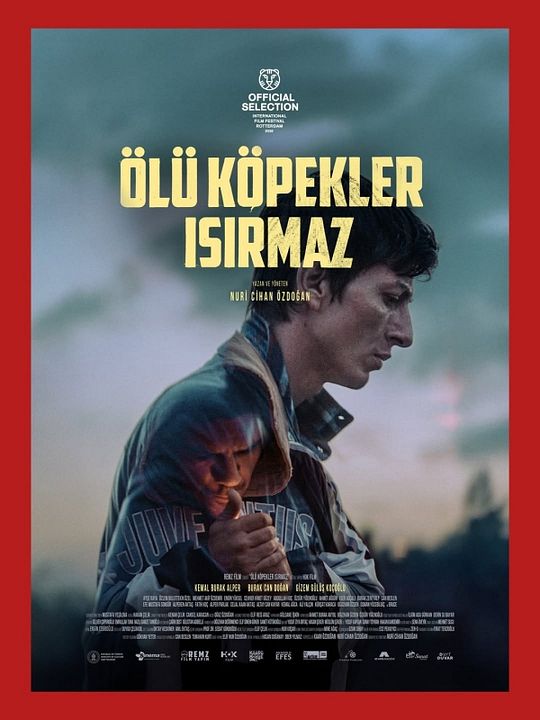 Ölü Köpekler Isırmaz : Afiş