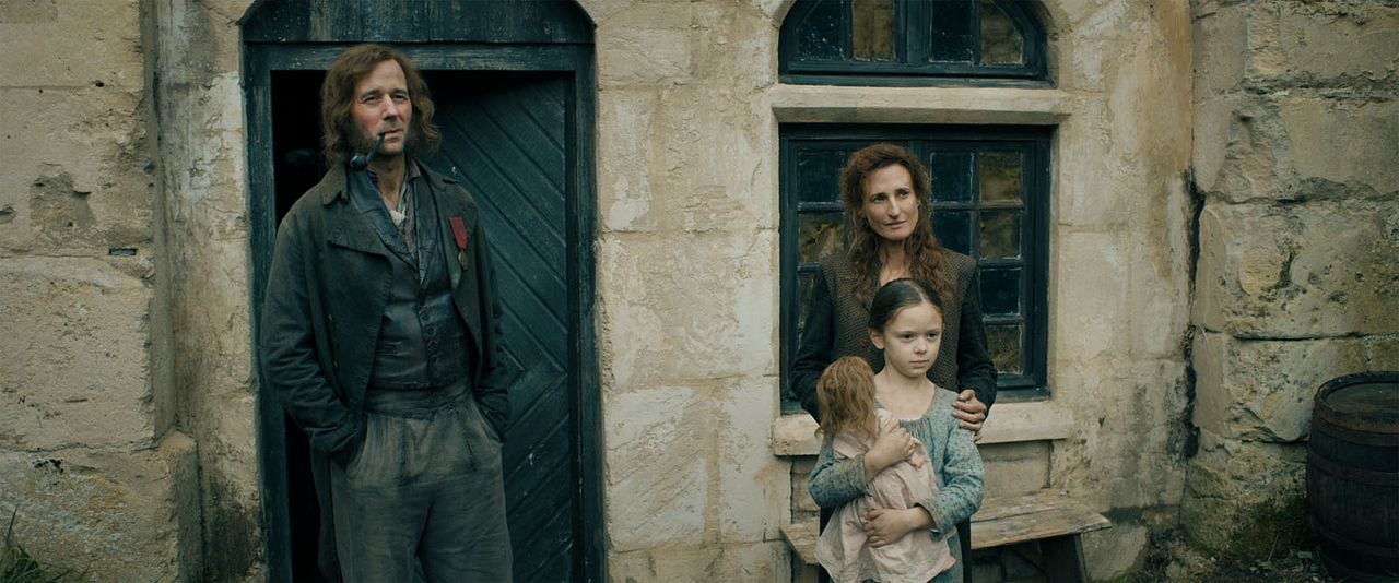 Les Misérables : Fotoğraf Camille Cottin, Benjamin Lavernhe