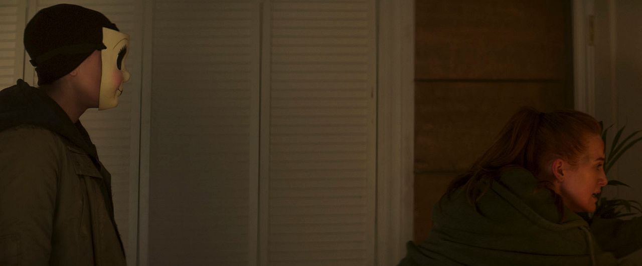 Ziyaretçiler: Bölüm 2 : Fotoğraf Madelaine Petsch