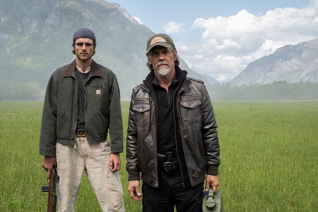 Köpek ve Yıldızlar : Fotoğraf Josh Brolin, Jacob Elordi
