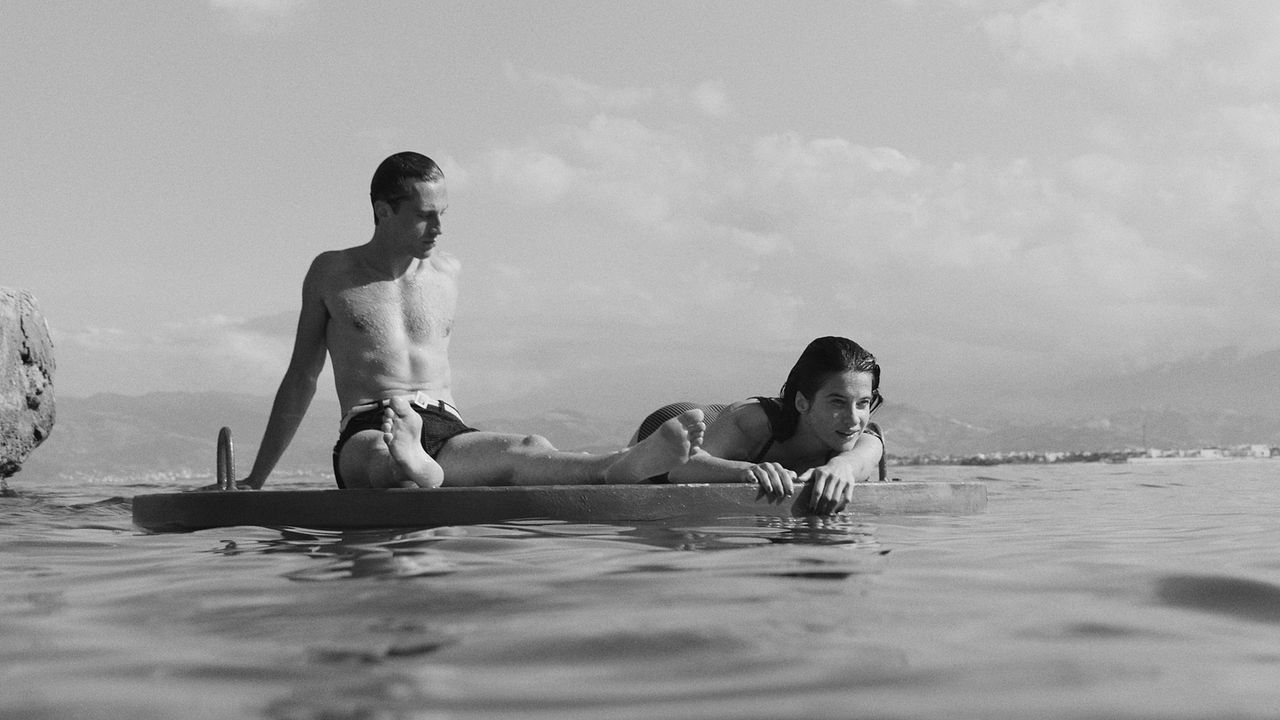 Yabancı : Fotoğraf Rebecca Marder, Benjamin Voisin