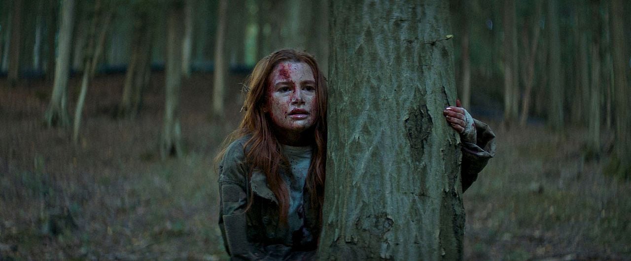 Ziyaretçiler: Bölüm 2 : Fotoğraf Madelaine Petsch