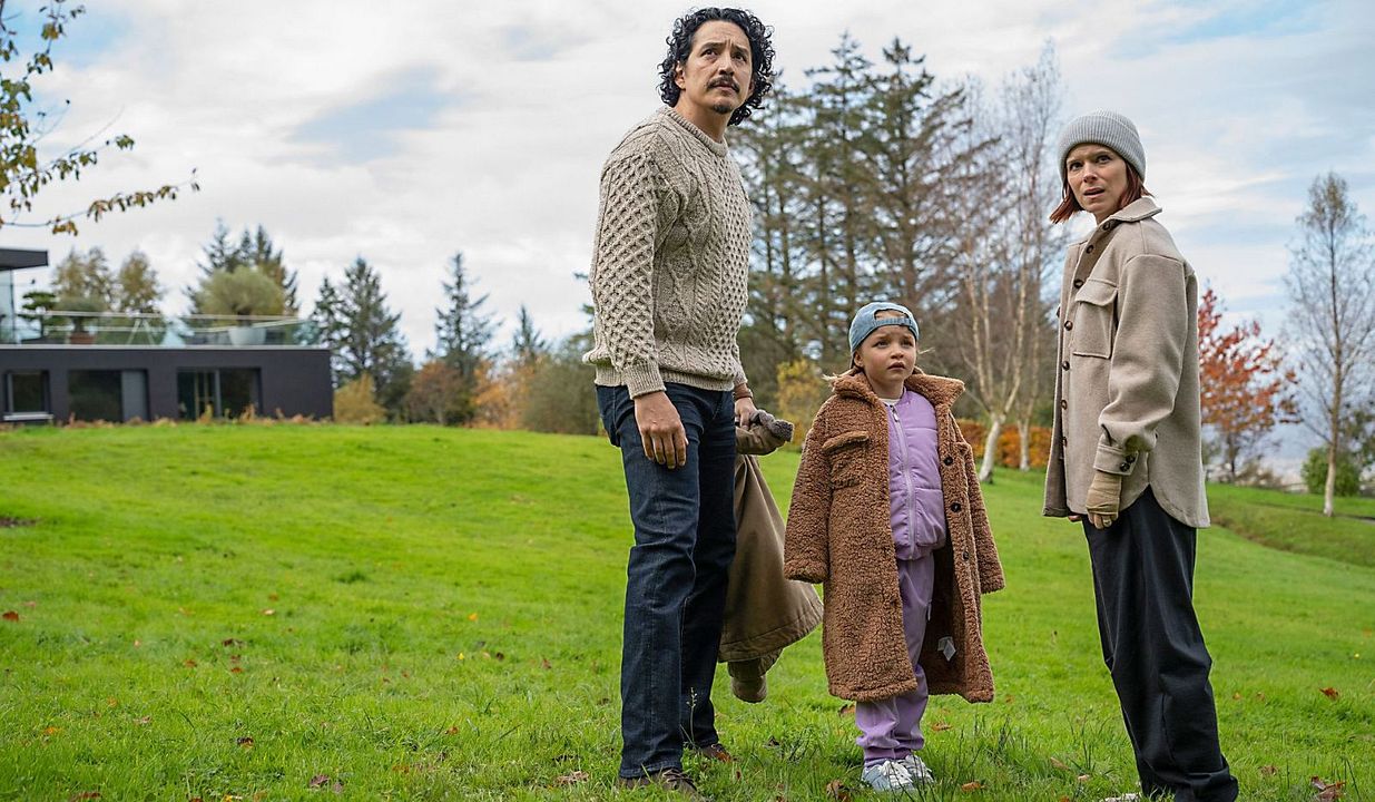 Astronot : Fotoğraf Scarlett Holmes, Gabriel Luna, Kate Mara