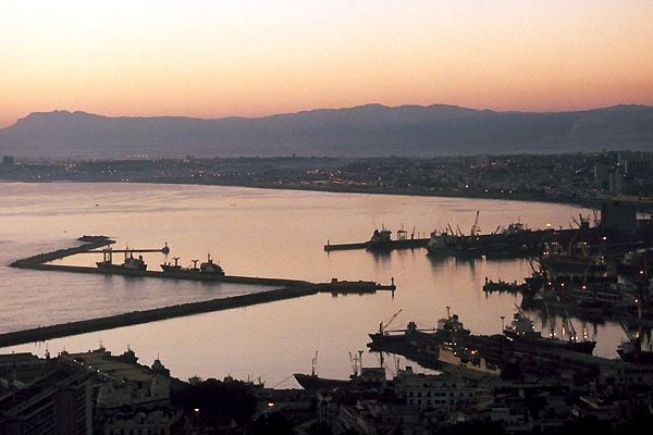 Fotoğraf Djamel Bensalah