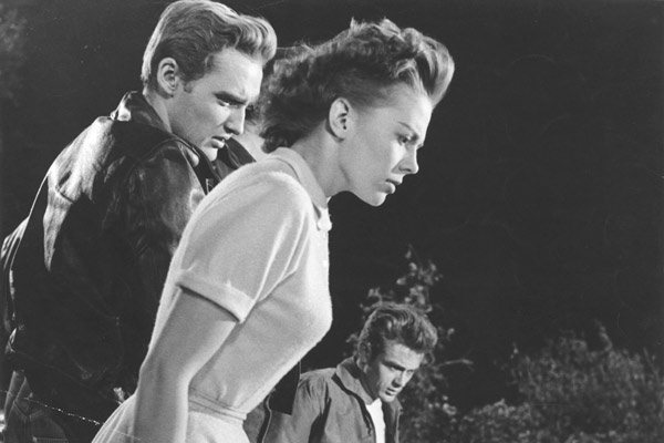 Asi Gençlik : Fotoğraf Nicholas Ray, Natalie Wood, James Dean