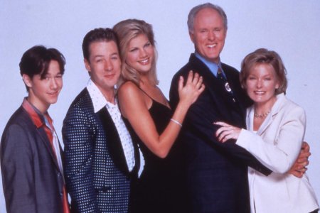 Fotoğraf Joseph Gordon-Levitt, Kristen Johnston, Jane Curtin, John Lithgow, French Stewart