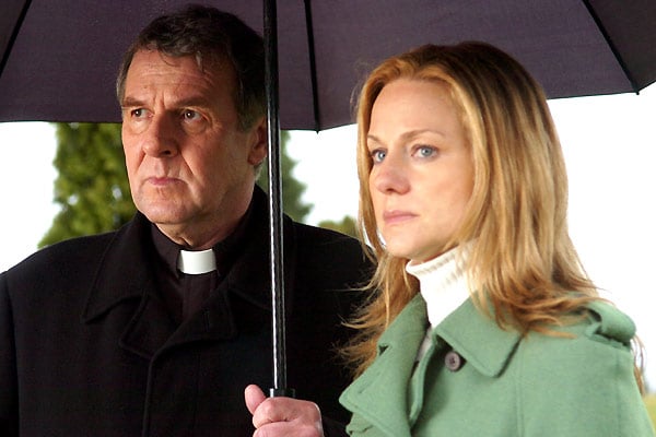 Şeytan Çarpması : Fotoğraf Tom Wilkinson, Laura Linney