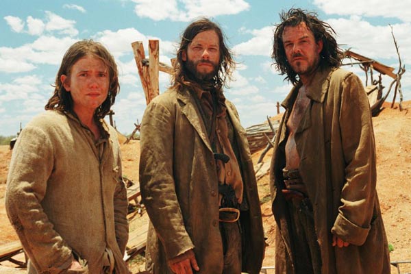 The Proposition : Fotoğraf Danny Huston, Guy Pearce