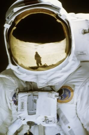 From the Earth to the Moon : Fotoğraf