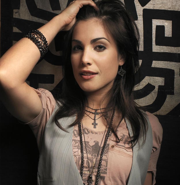 Fotoğraf Carly Pope