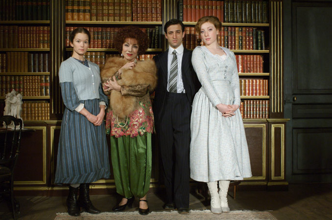 Fotoğraf Frédéric Quiring, Judith Magre, Chloé Stefani, Sarah Stern