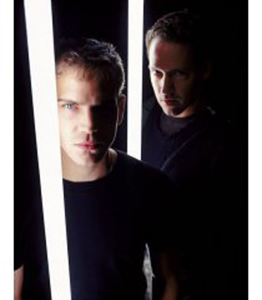 Fotoğraf D.B. Sweeney, Scott Bairstow