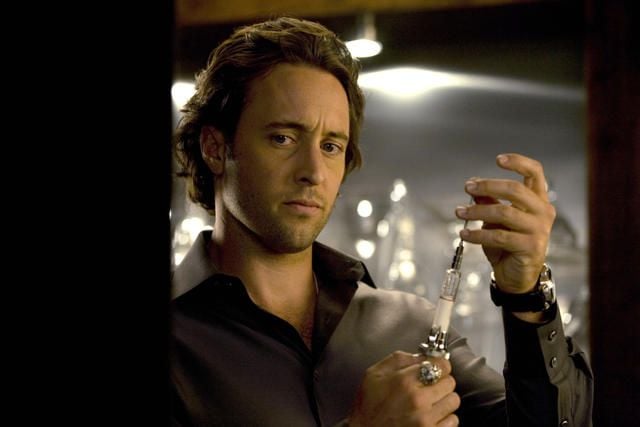 Fotoğraf Alex O'Loughlin