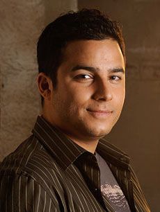 Afiş Ennis Esmer
