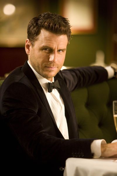 Above Suspicion : Fotoğraf