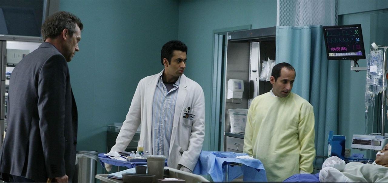 Fotoğraf Kal Penn, Peter Jacobson, Hugh Laurie