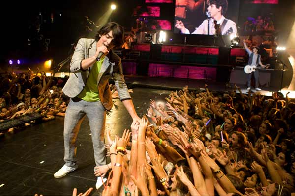 Jonas Brothers: Üç Boyutlu Konser Deneyi : Fotoğraf Joe Jonas, Bruce Hendricks