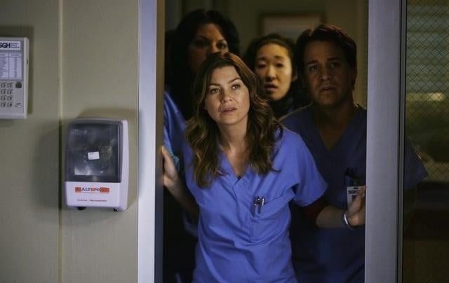 Fotoğraf T.R. Knight, Ellen Pompeo, Sandra Oh, Sara Ramirez