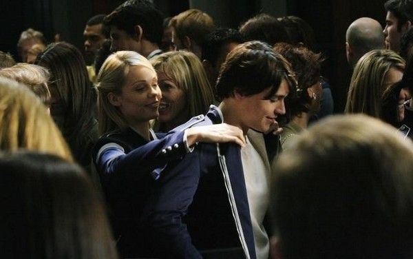 Fotoğraf Laura Vandervoort, Logan Huffman