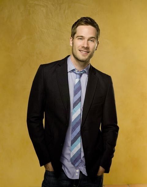 Fotoğraf Luke MacFarlane