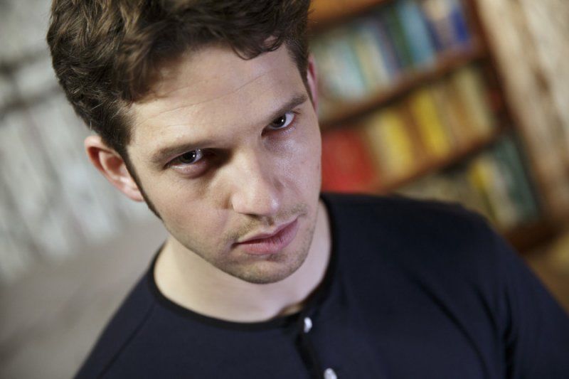 Being Human (UK) : Fotoğraf Damien Molony